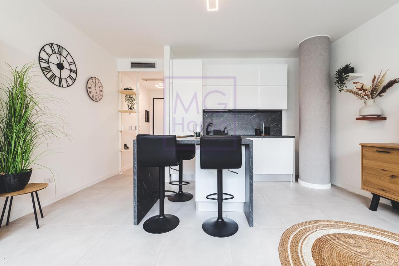 Mg Primula Apartment Milan Bagian luar foto